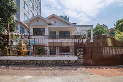 4 Bedroom Villa For Rent - Boeng Riang