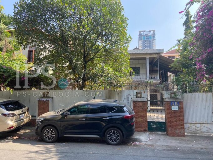 4 Bedroom Commercial Villa For Rent - BKK1