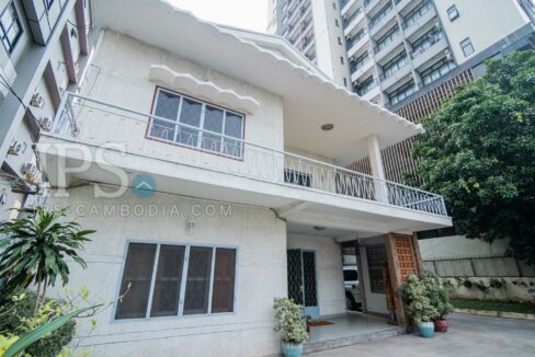 4 Bedroom Villa For Rent - BKK1