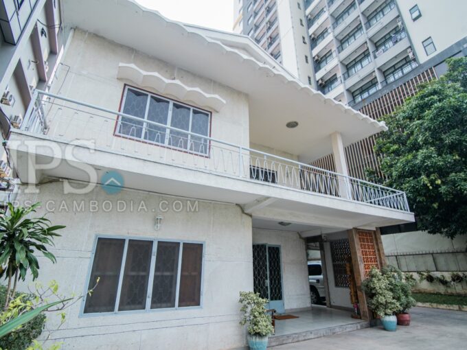 4 Bedroom Villa For Rent - BKK1