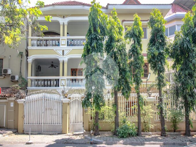 5 Bedroom Commercial Villa For Rent - Tonle Bassac