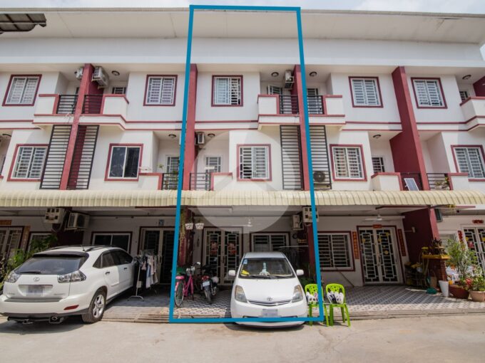 3 Bedroom Townhouse For Sale - Nirot