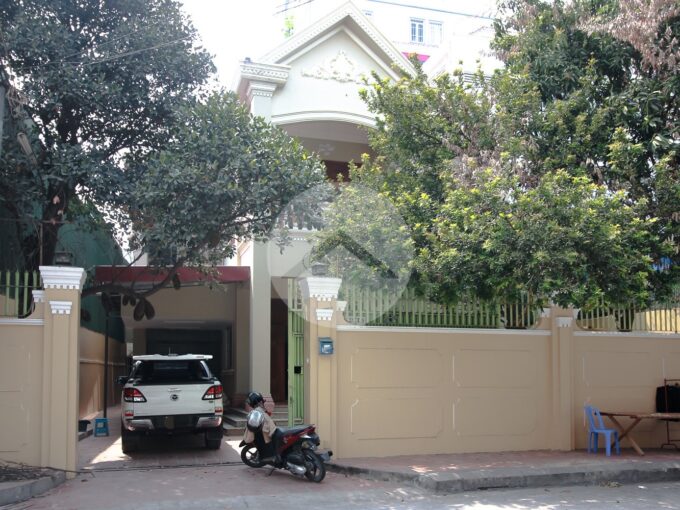 6 Bedroom Commercial Villa  For Rent- Toul Tum Poung