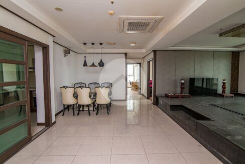 3 Bedrooms Apartment For Rent - BKK1