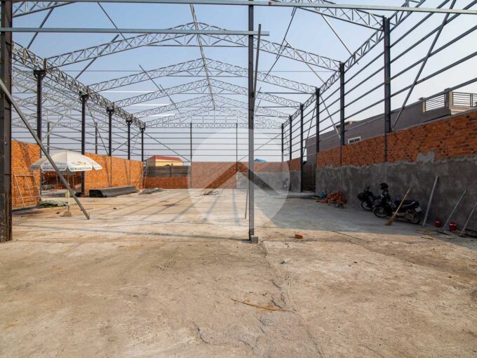 425 Sqm Warehouse For Rent - Por Sen Chey