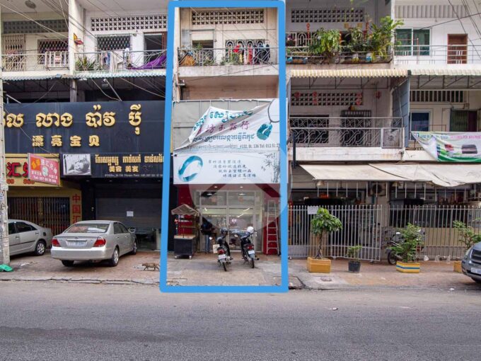 2 Bedroom Shophouse For Sale - Daun Penh