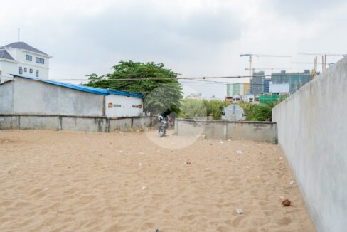 1000 Sqm Land For Rent - Teuk Thla