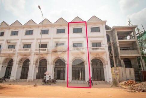 3 Bedroom Shophouse For Rent - Sala Kamreuk