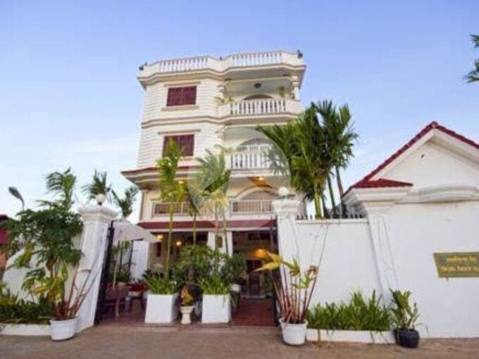 12 Bedroom Guesthouse For Sale - Svay Dangkum