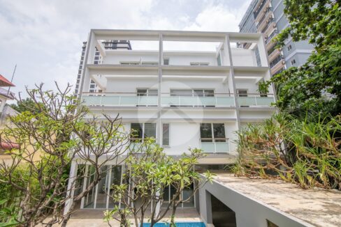 13 Bedroom Commercial Villa For Rent - BKK1