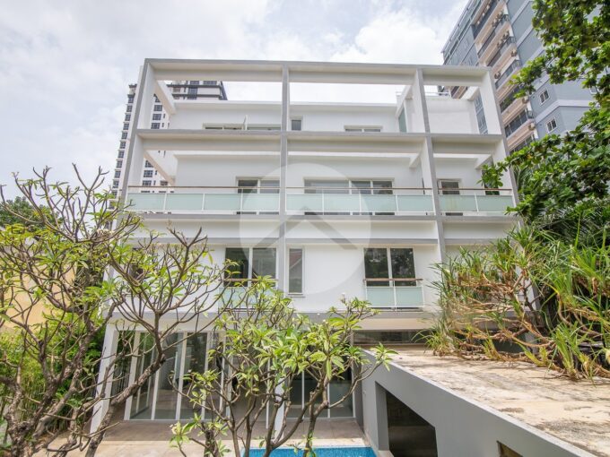 13 Bedroom Commercial Villa For Rent - BKK1