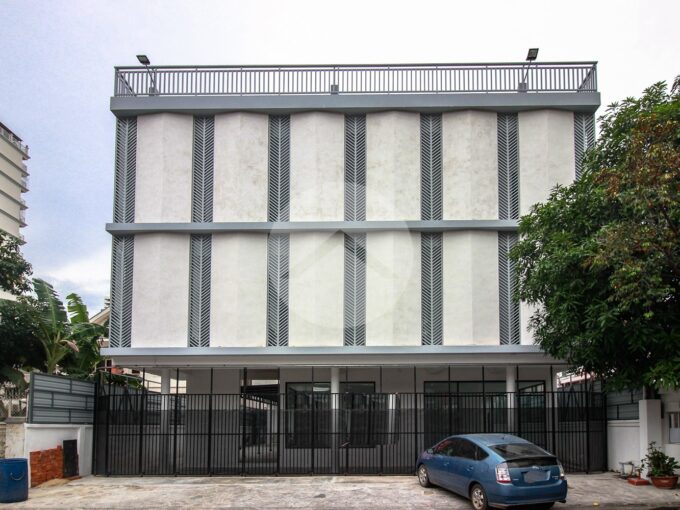 1776 Sqm Commercial Building For Rent - BKK1