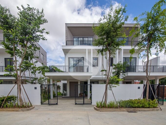 4 Bedroom Twin Villa Corner  For Sale - Chankiri Palm Creek- Phnom Penh