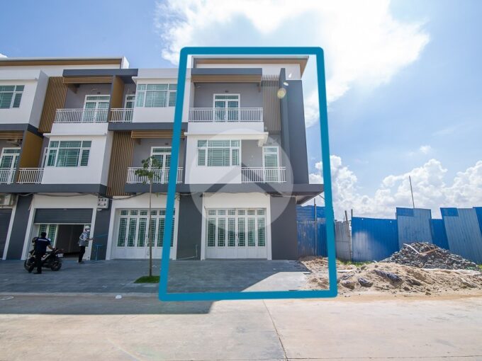 4 Bedroom Shophouse For Sale - Borey Aurora