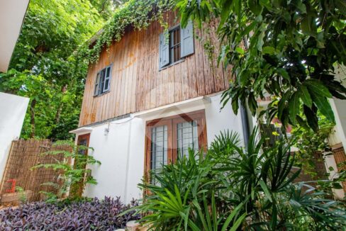 1 Bedroom Wooden House For Rent - Wat Bo
