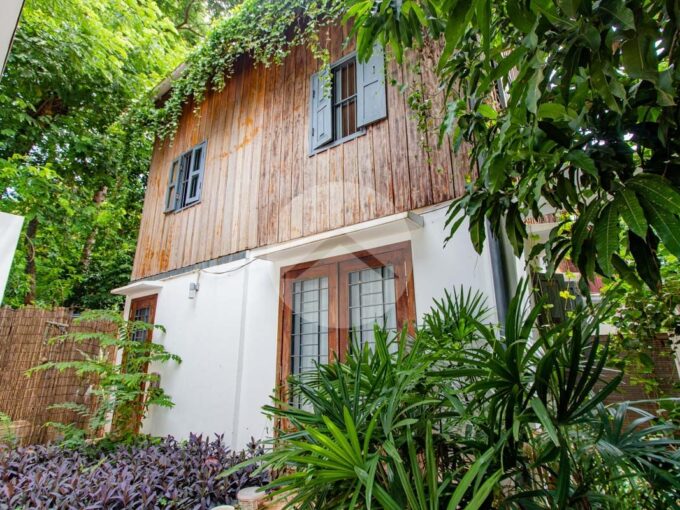 1 Bedroom Wooden House For Rent - Wat Bo