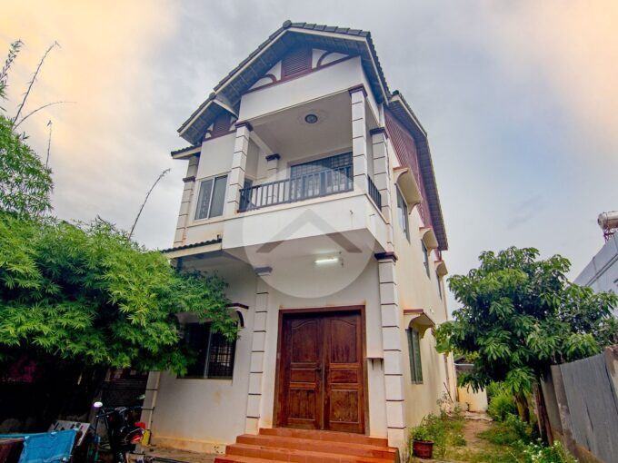 3 Bedroom Villa For Sale - Svay Dangkum