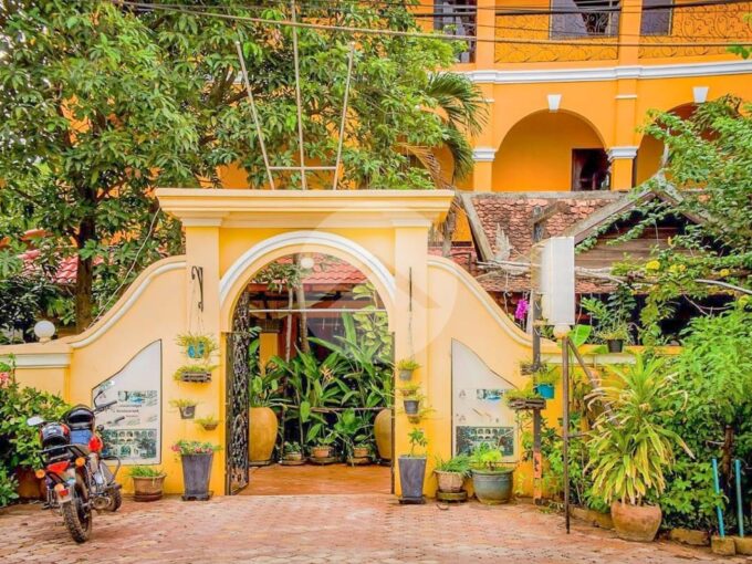 35 Bedroom Hotel For Rent - Svay Damgkum
