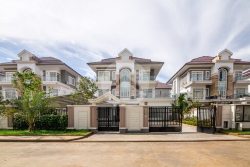 6 Bedroom Queen Villa For Rent - Peng Houth The Star Diamond