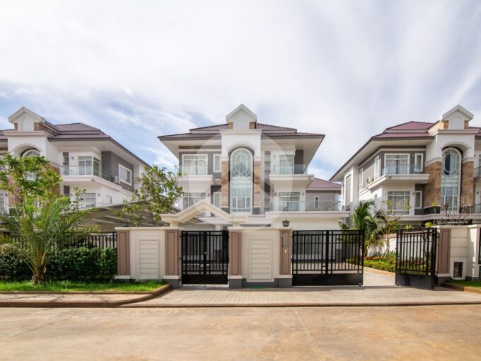 6 Bedroom Queen Villa For Rent - Peng Houth The Star Diamond
