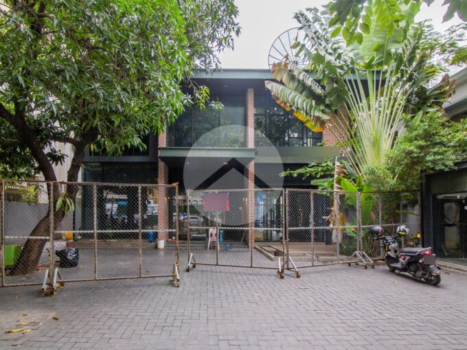 375 Sqm Commercial Space For Rent - BKK1