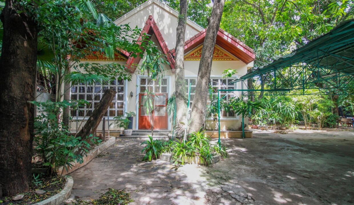 3 Bedroom Villa with Pool For Rent - Tonle Bassac