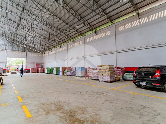 800 Sqm Warehouse For Rent - Sala Kamreuk