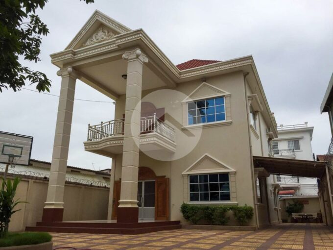 5 Bedroom Villa For Sale - Boeung Tumpun