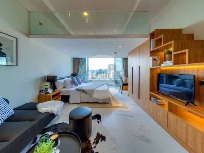 19th Floor Studio For Sale - Golden One
