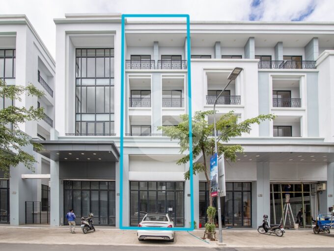 4 Bedroom Shophouse For Sale - Borey Chip Mong landmark 271