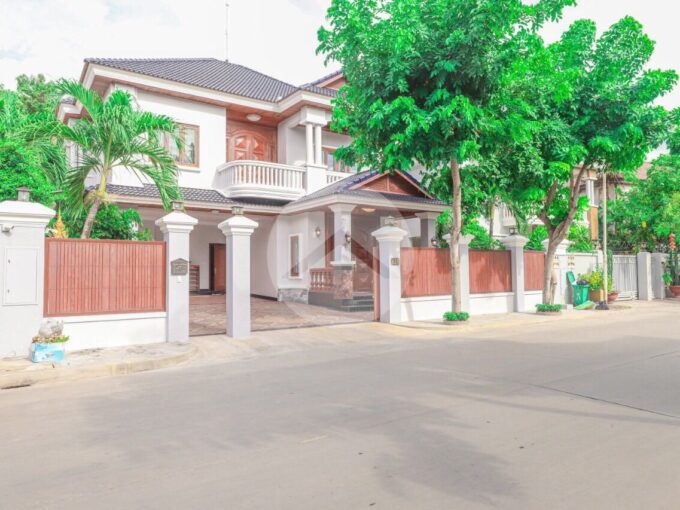 5 Bedroom Villa For Rent - Tonle Bassac