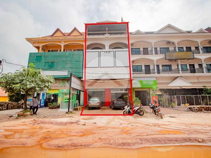 5 Bedroom Linked Shophouse For Sale - Slor Kram