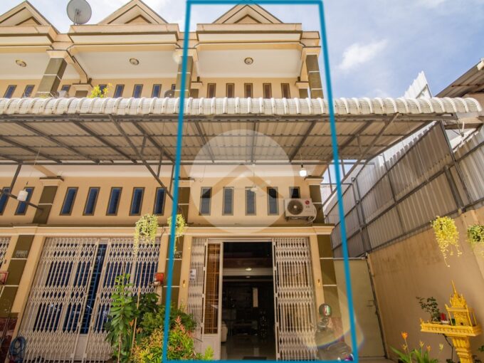 3 Bedroom Flat House For Sale - Chaom Chau