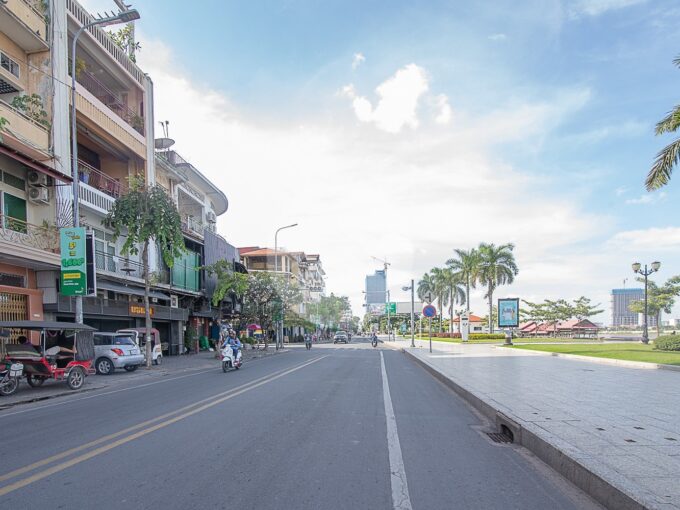 3 Floor 276 Sqm Retail Space For Rent - Riverside