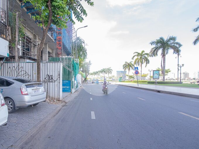 72 Sqm Retail Space For Rent - Riverside
