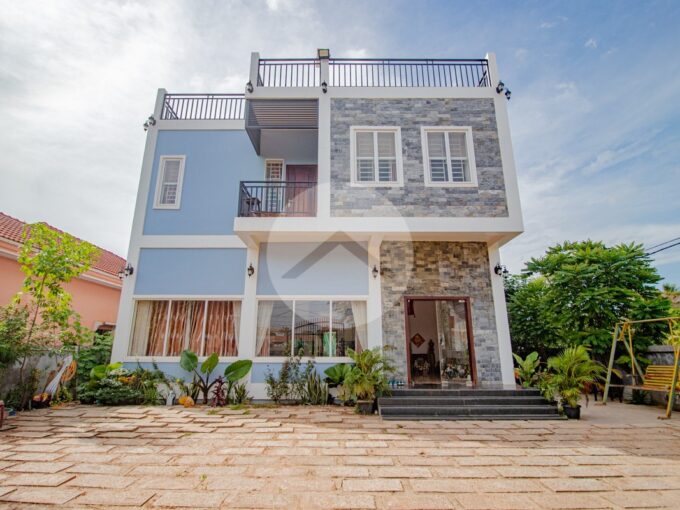 7 Bedroom House With Apartment For Sale - Sala Kamreuk