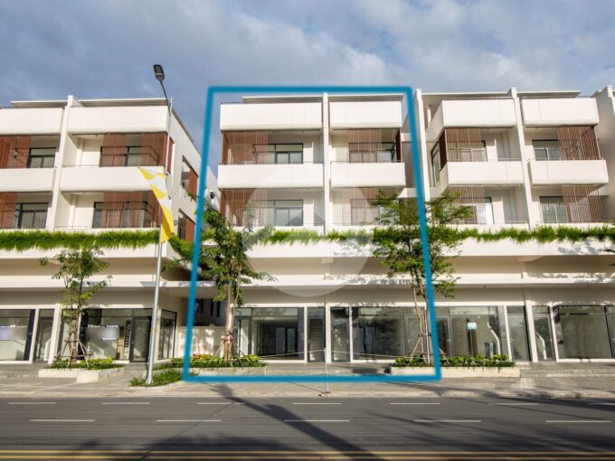 3 Storey Double Shophouse For Rent - KMH Park