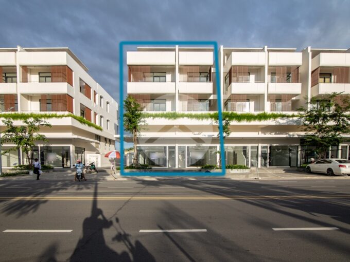 3 Storey Double Shophouse For Rent - KMH Park