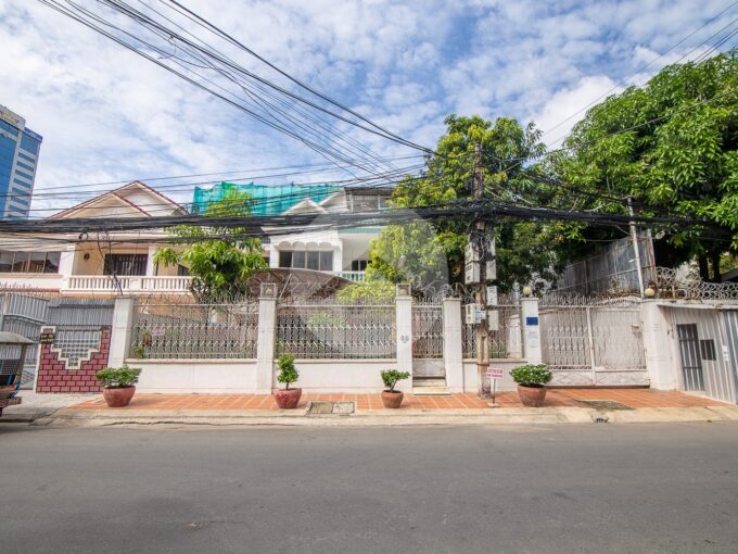 9 Room Commercial Villa For Rent - Daun Penh