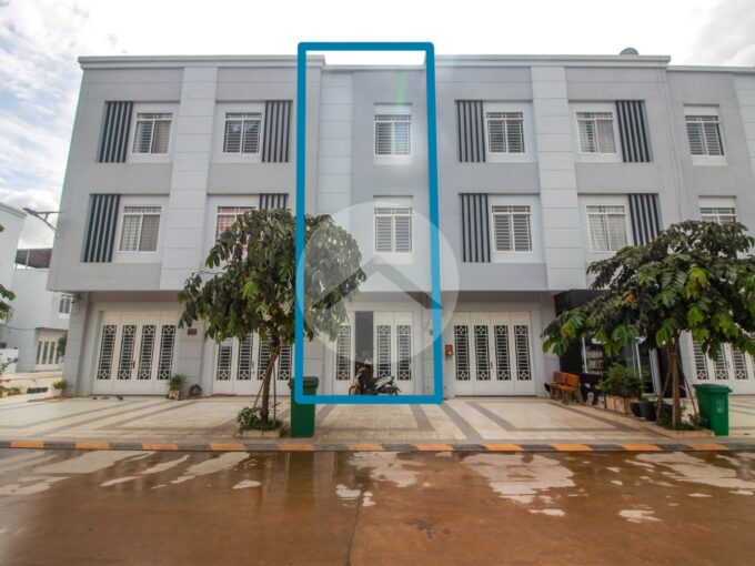 4 Bedroom Link House For Sale - Khsach Kandal