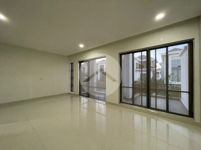 4 Bedroom Link House For Rent - Villa Town