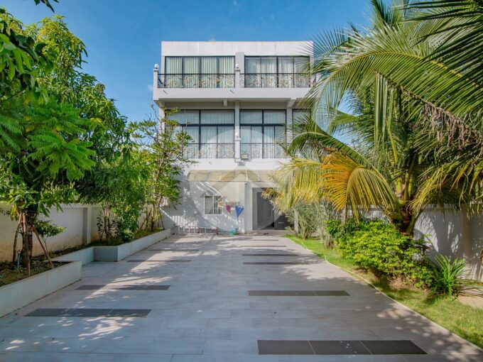 6 Bedroom Villa For Sale -Chbar Ampov