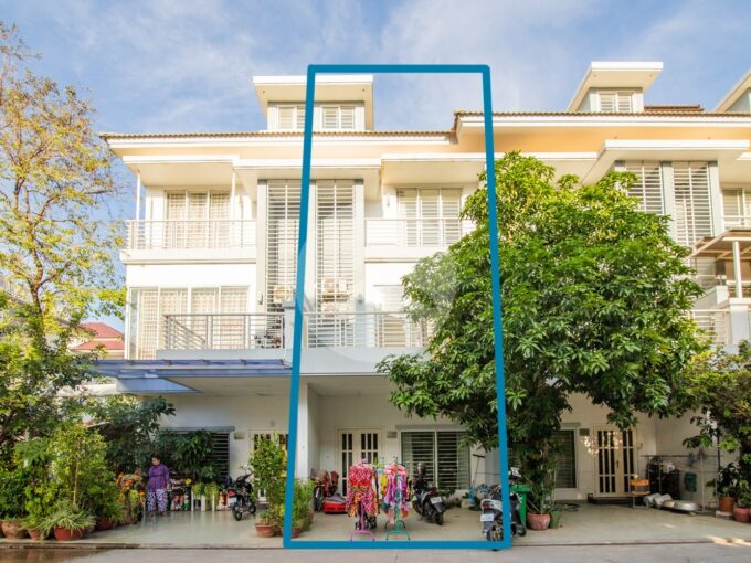 4 Bedroom Linked Villa For Rent - Borey Peng Huoth