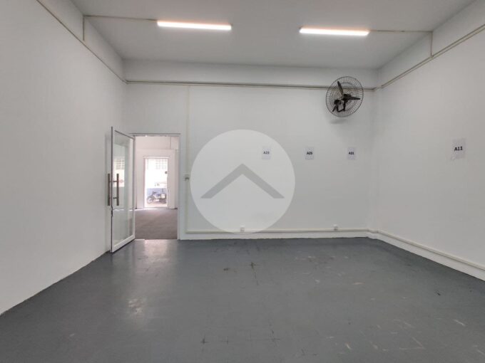 94 Sqm Serviced Warehouse And Office Space For Rent - Chak Angrae Kraom