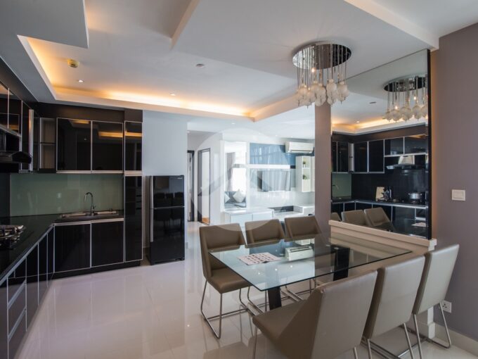 4th Floor 3 Bedroom Apartment For Sale - Silvertown