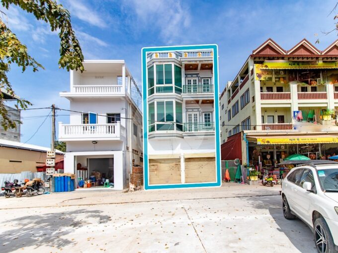 6 Bedroom Commercial Shophouse For Rent - National Road 6