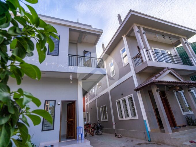 2 House Compound For Rent - Night Market Area
