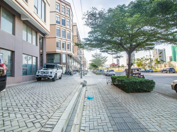 5 Storey Shophouse For Rent - Srah Chork