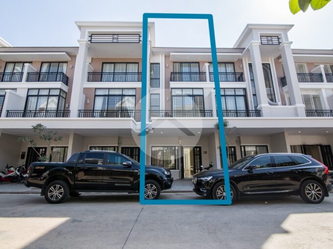 4 Bedroom Linked House For Rent - PH The Star Diamond