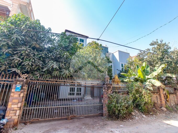 5 Bedroom House For Sale - Slor Kram